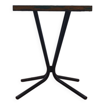 Industrial pedestal