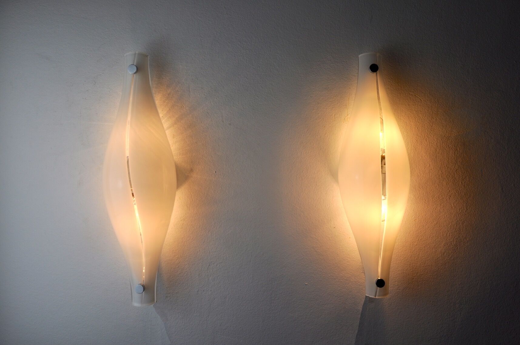 Pair of Cat's Eye wall lamps by Murano Mazzega, blown glass, Italy, 1960