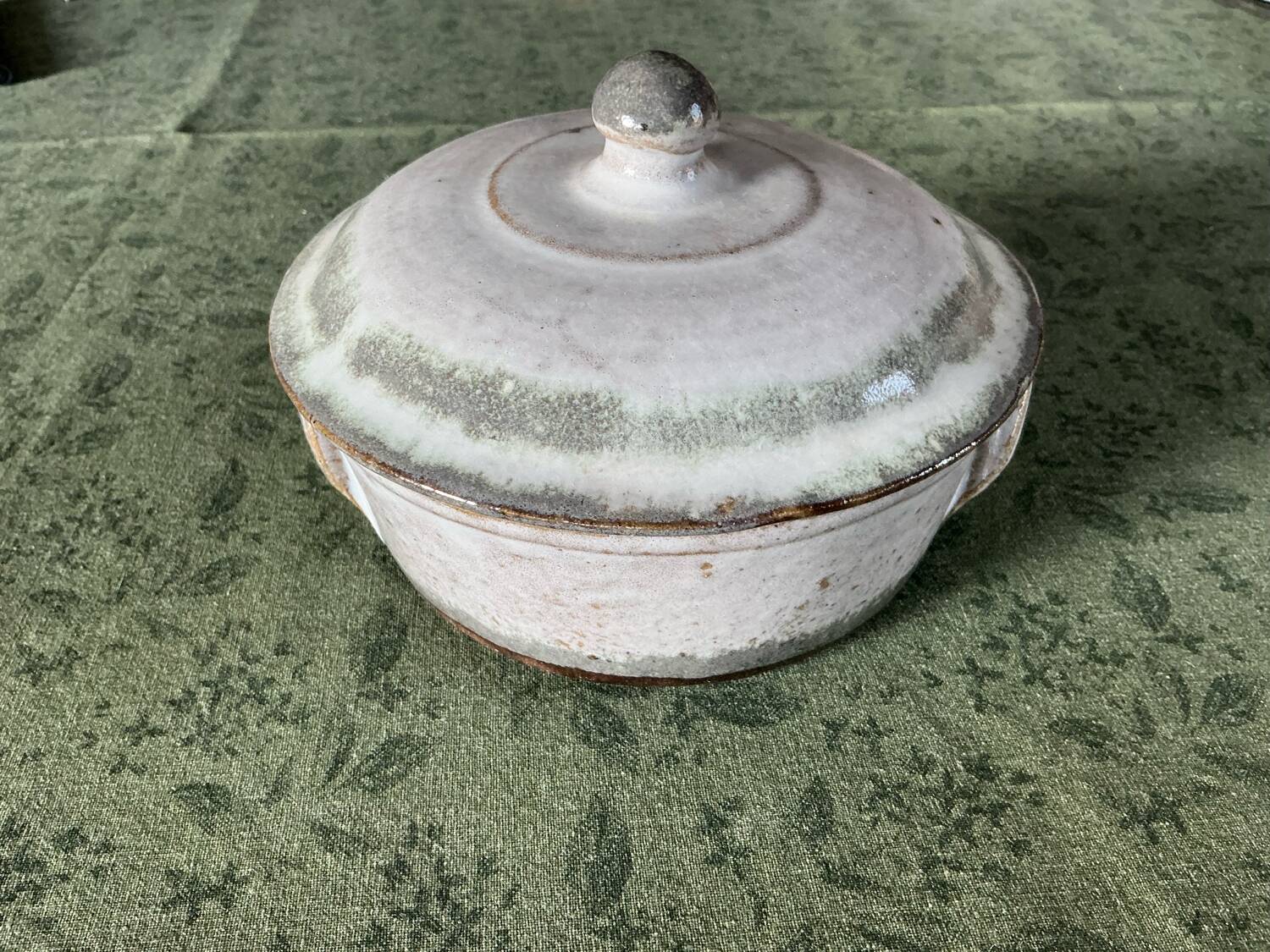 Enameled stoneware box