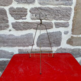 Metal magazine rack