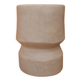 Sculptural side table in tadelakt