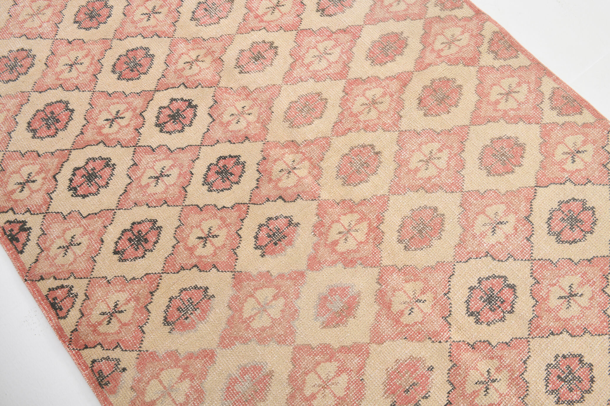 Antique handmade vintage rug 202x138cm