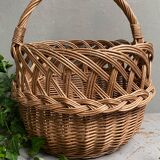 Round wicker basket