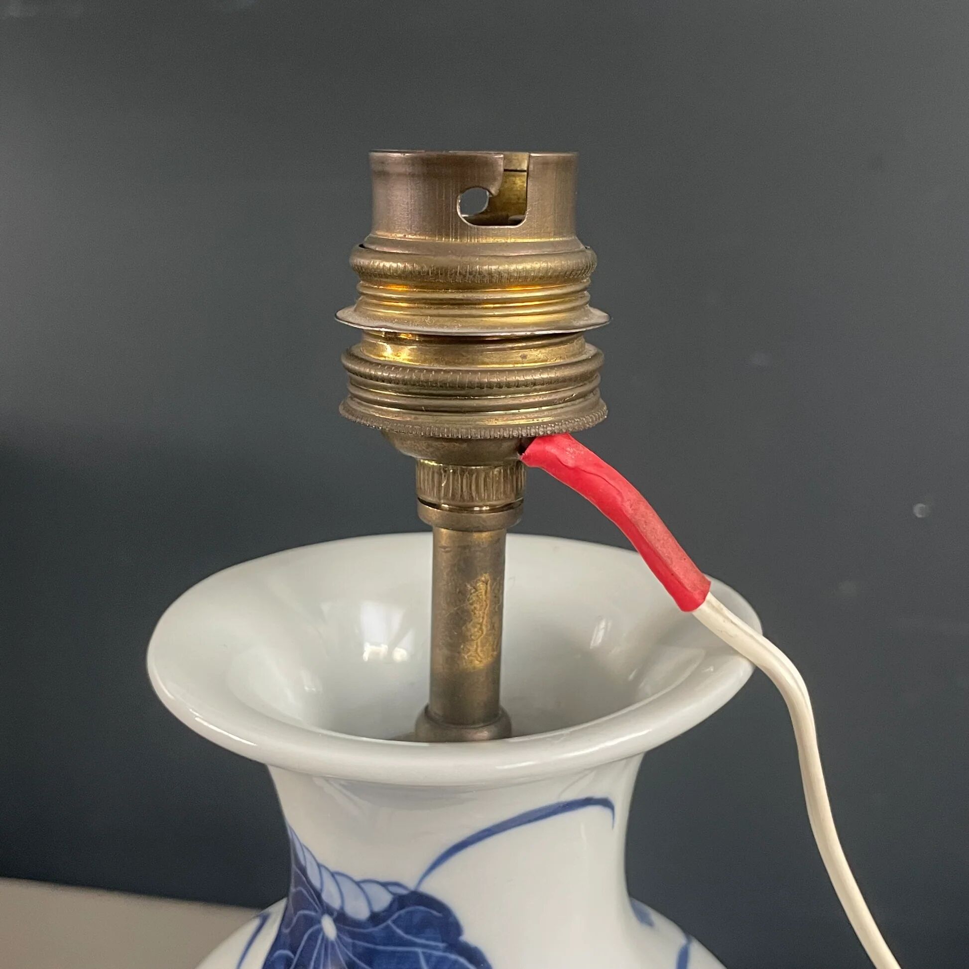 Asian lamp base made of hand-painted porcelain.