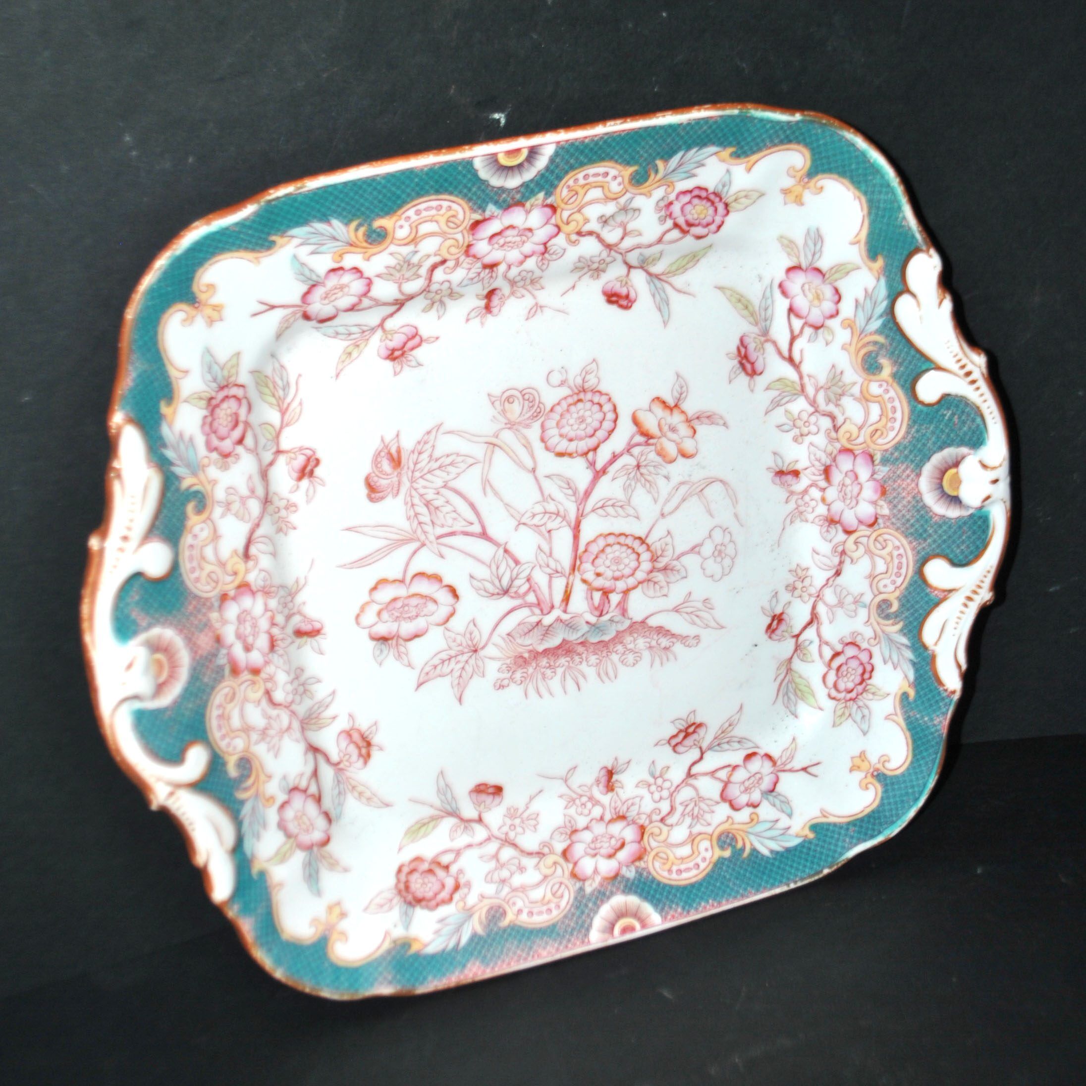 Square porcelain plate Sarreguemines model Minton 215 with Japonese decoration.