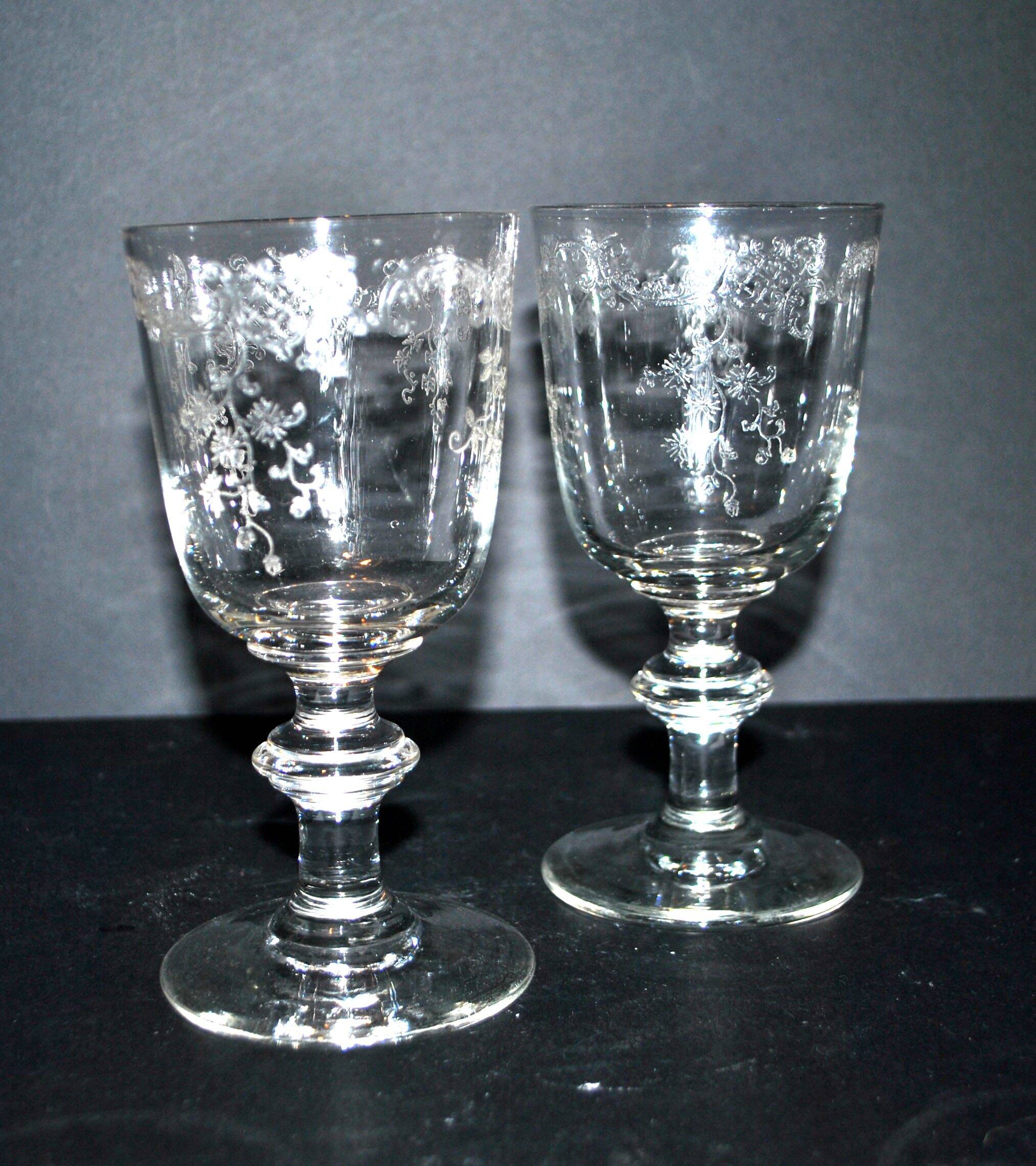 Saint-Louis set of 2 wine glasses – acid-etched floral rocaille decoration 1920 H13