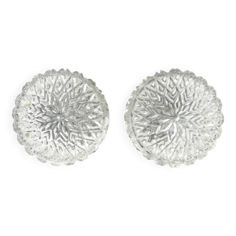 Paire de plafonniers ronds en verre moulé