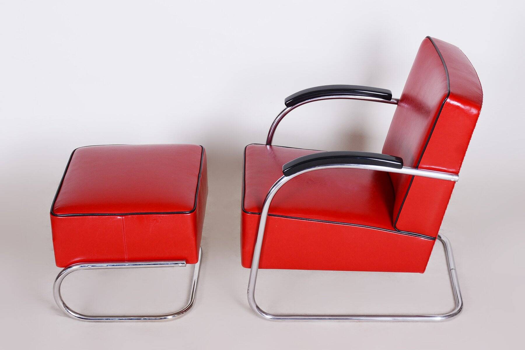 Set of Bauhaus Armchair with Foot Stool attributed to Mucke Melder, 1930s