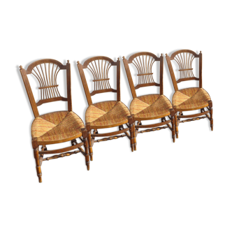 4 chairs lyre mulched kitchen