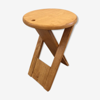 Suzy stool bu Adrian Reed