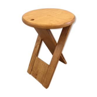 Suzy stool bu Adrian Reed