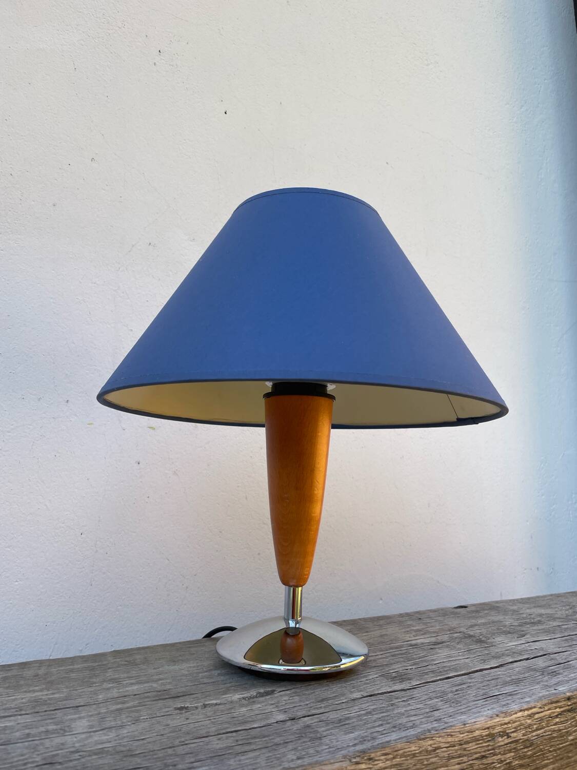 Scandinavian lamp in wood and metal