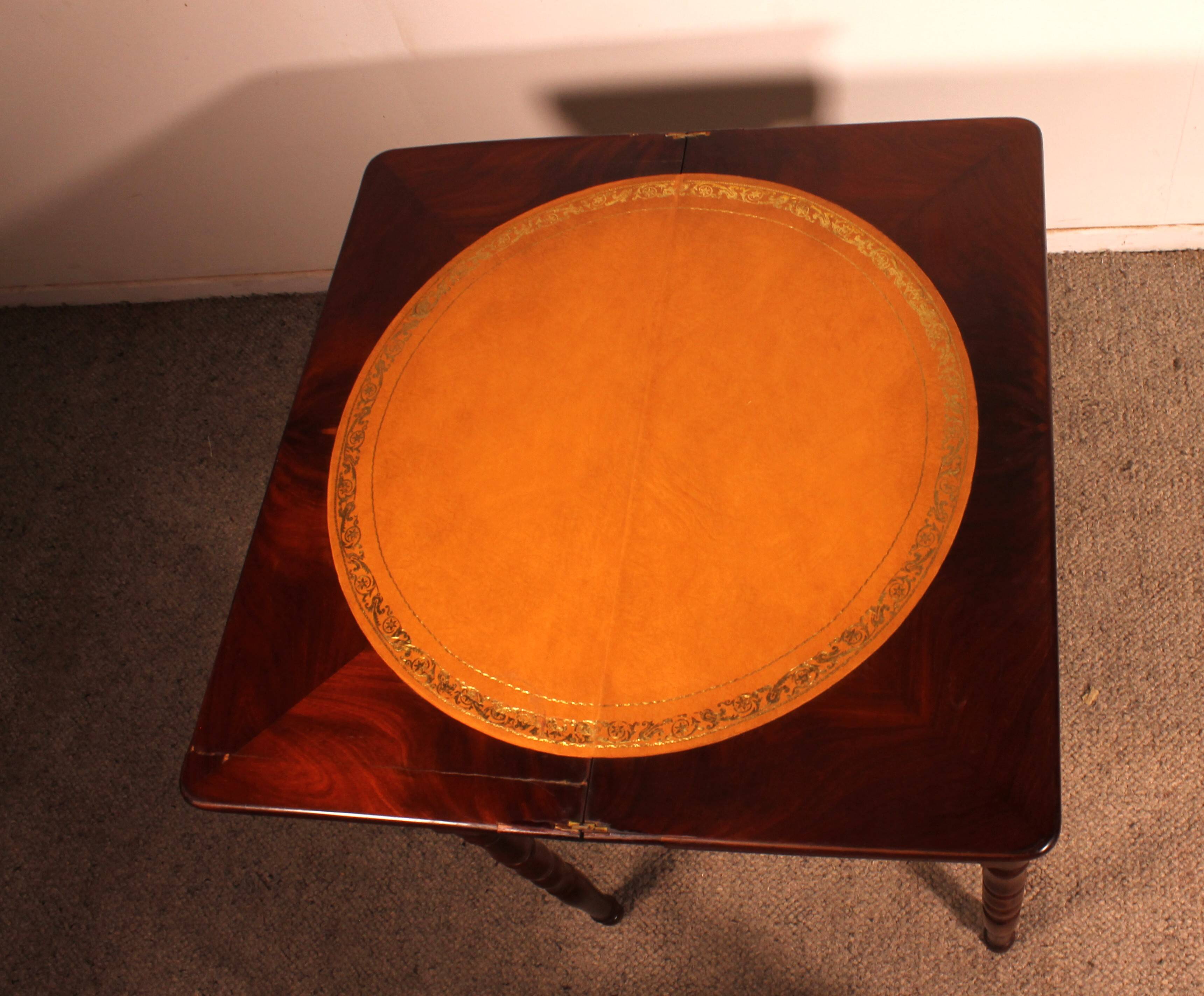 Table à jeux du 19° siècle en acajou