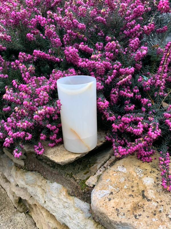 Vase soliflore en marbre blanc