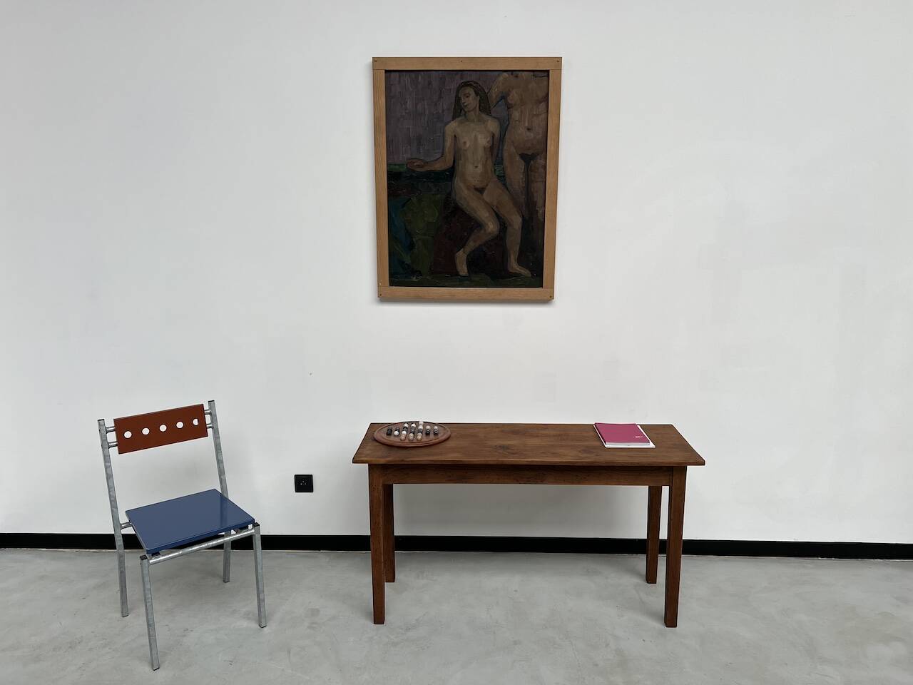 Small old console in solid oak, with spindle legs