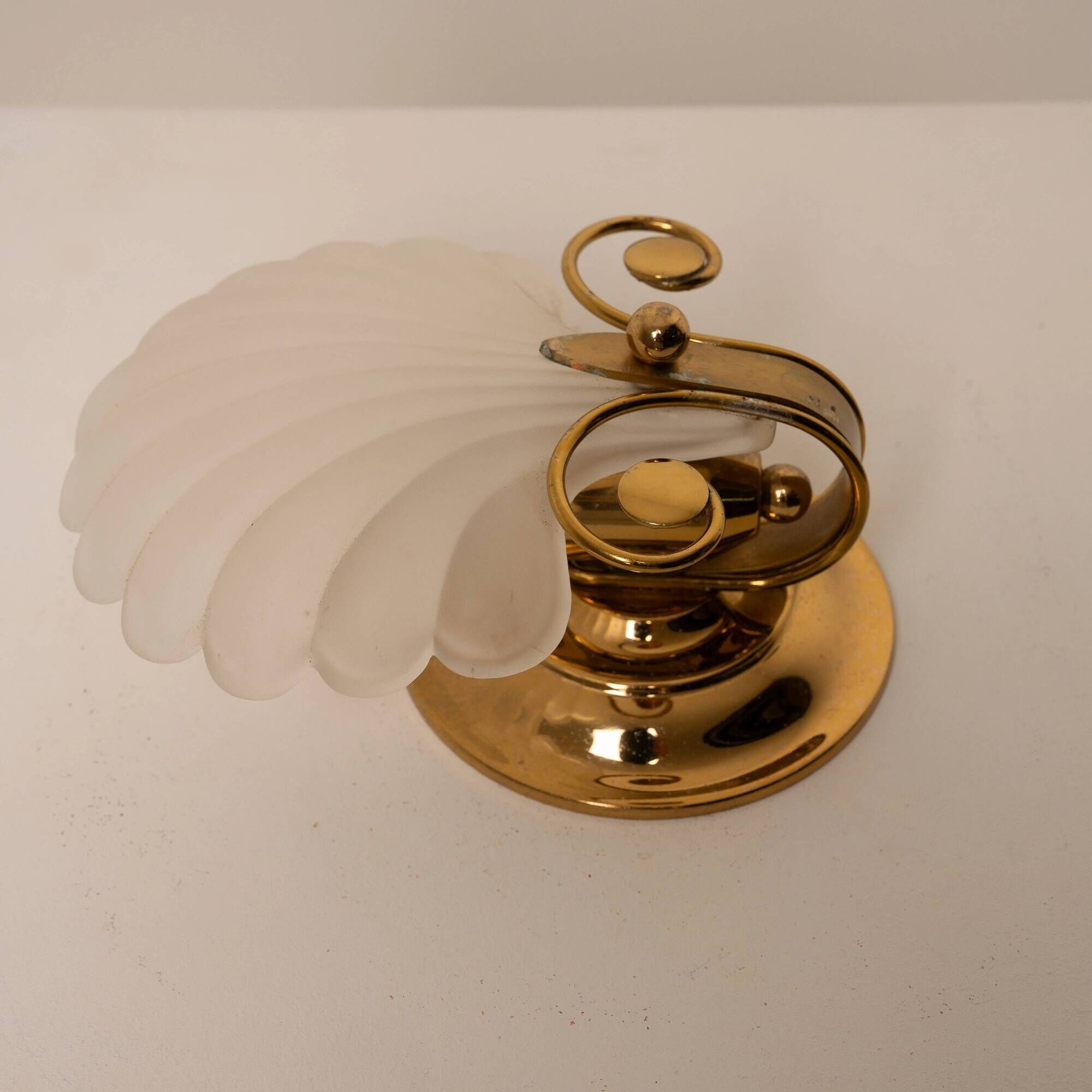 Paire d'appliques murales en coquillage par Deknudt