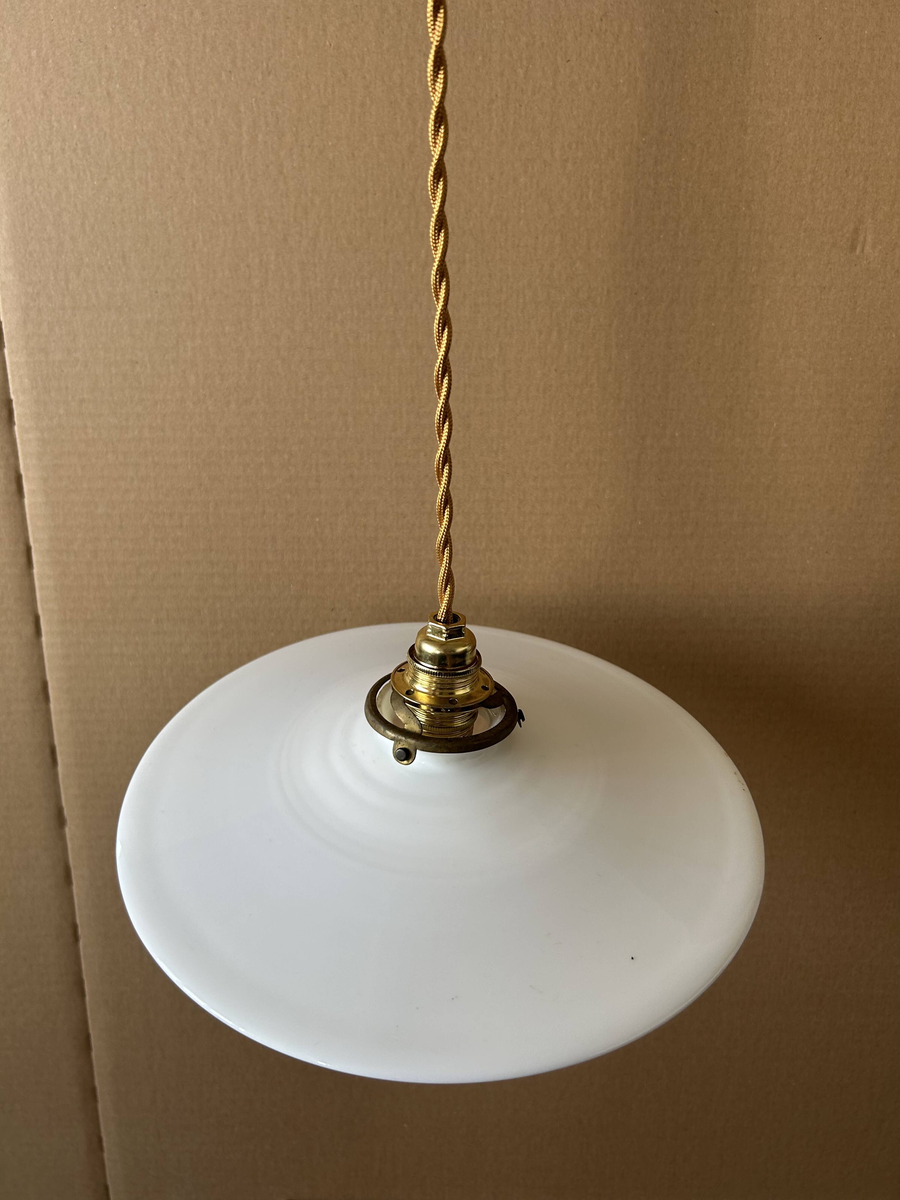 Antique opaline suspension D27cm