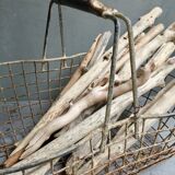 Fishing basket on foot