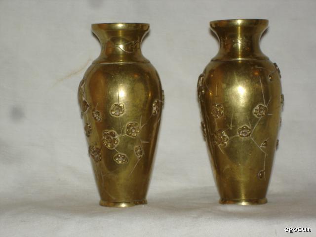Pair of small Oriental vases in bronze to applications