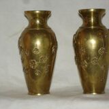 Pair of small Oriental vases in bronze to applications