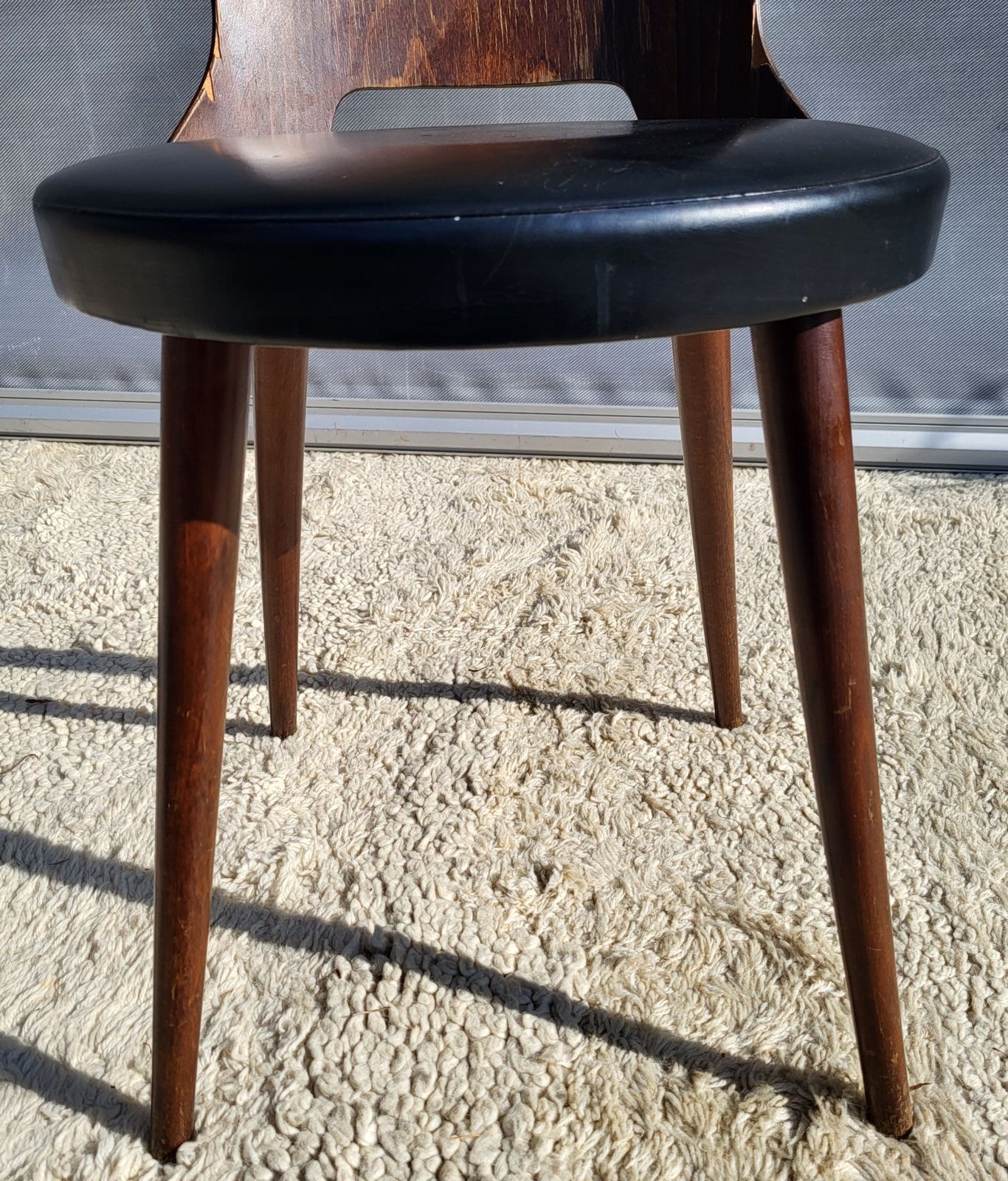 Chaise Dove • Baumann • Simili noir