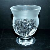 LALIQUE frosted crystal vase, Saint-Cloud model with acanthus leaves, 1950-1960