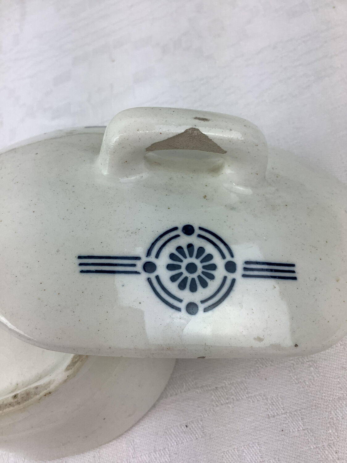 Anti-artisanal soap holder