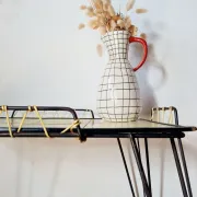 Table basse d'appoint en métal noir et scoubidou