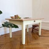 Table basse jaune en bois massif