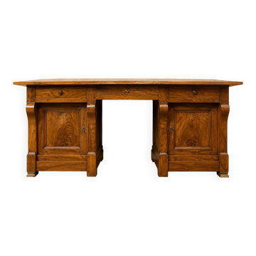 Important mid-19th century Empire Restoration bureau in walnut.