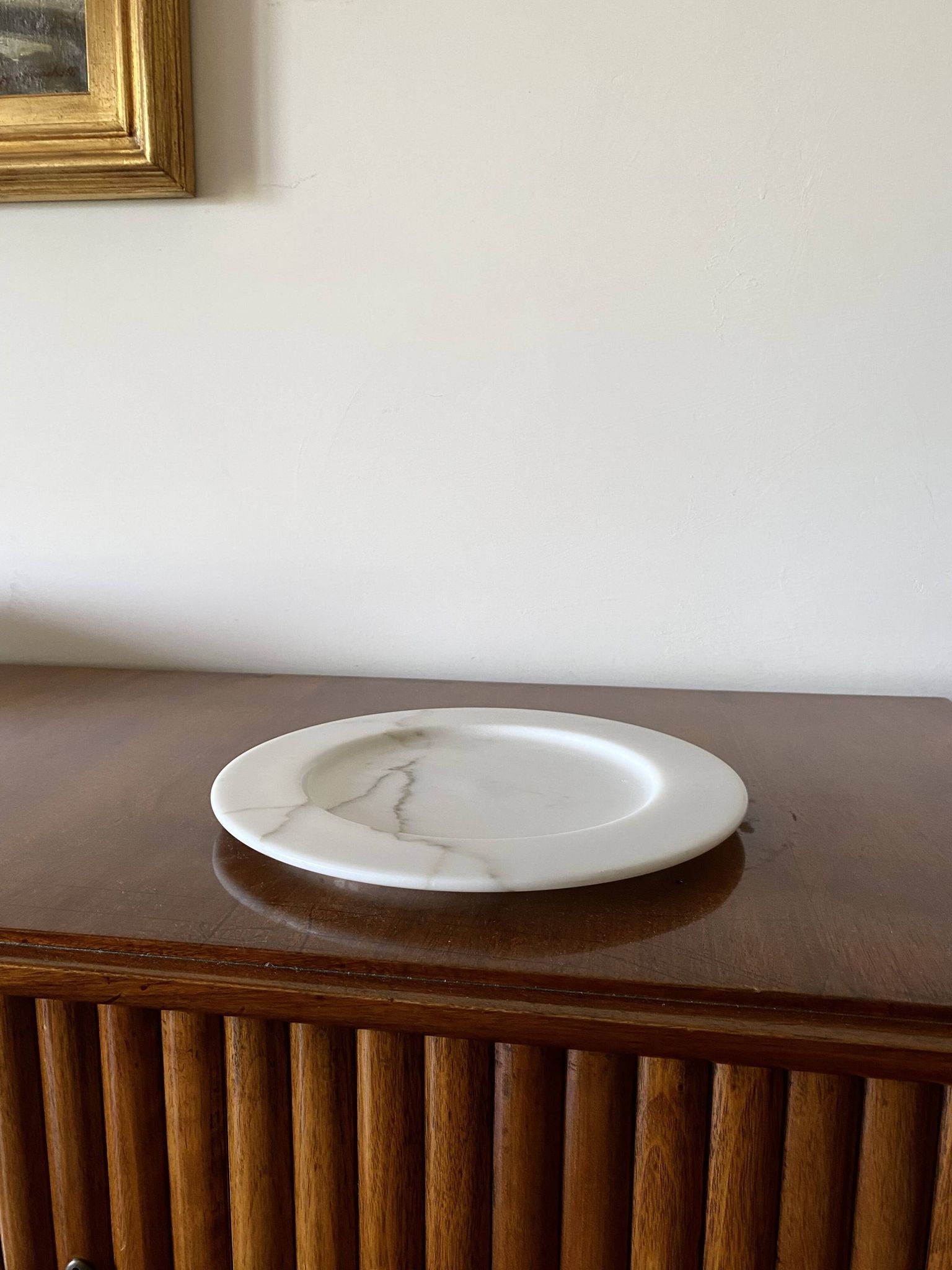 White Carrara marble centerpiece / plate, Up&Up Italy, 1970s