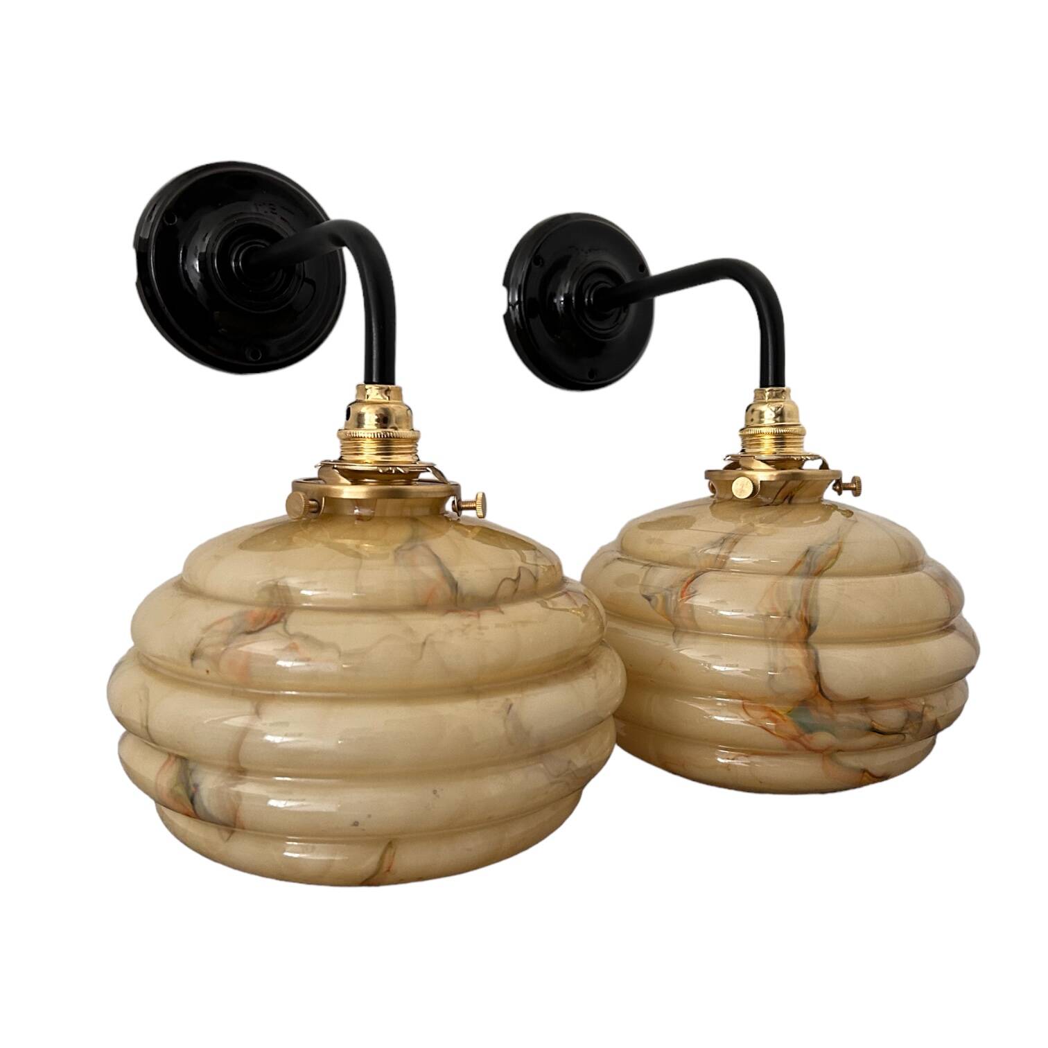 Pair of wall lights in marbled opaline
