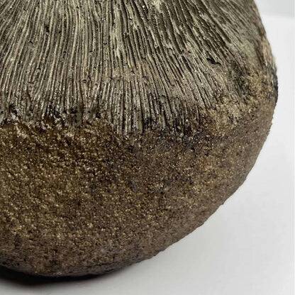 Pot artisanal Vulcano en ciment minéral