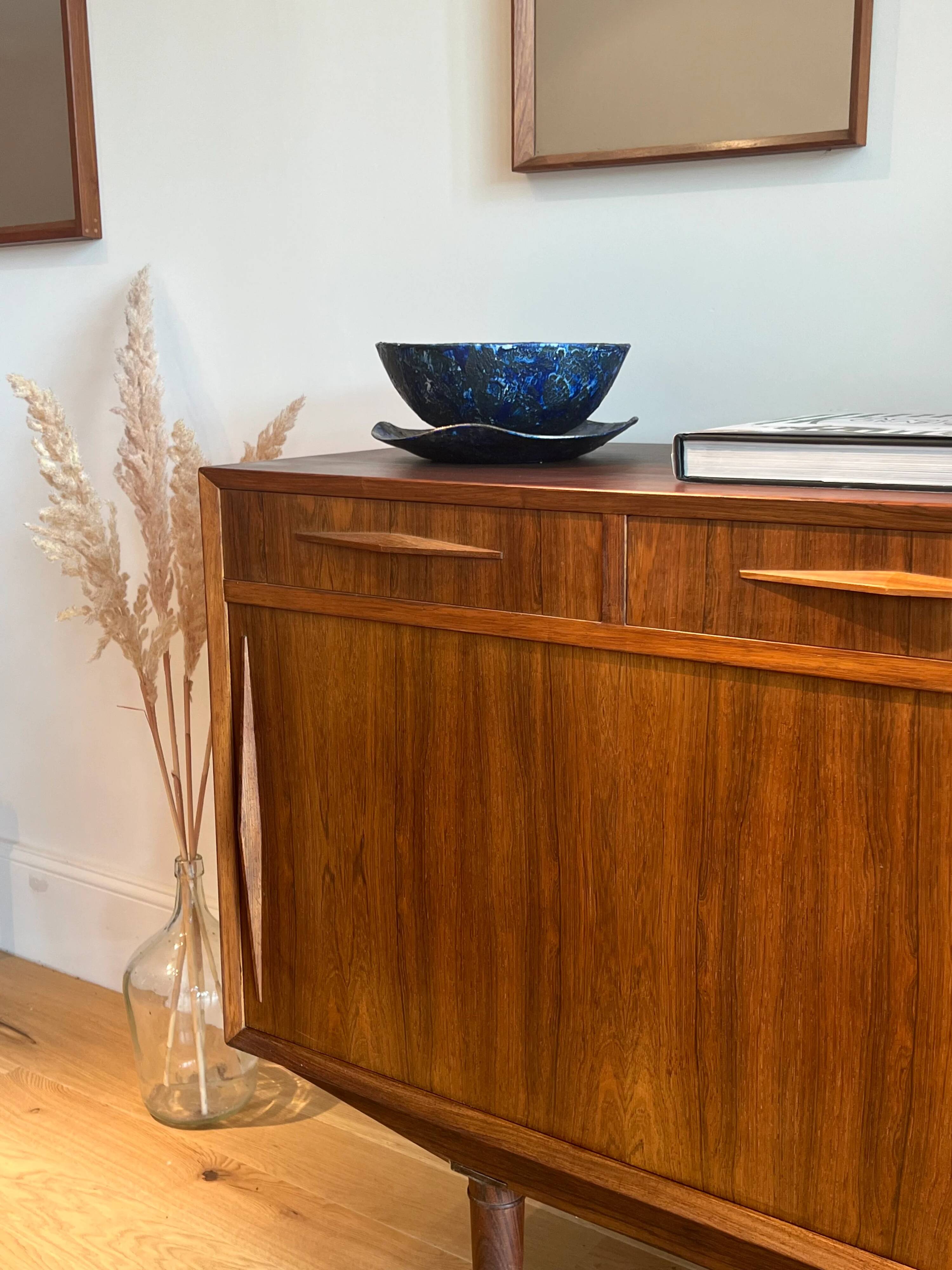 Scandinavian enfilade "Einar" in rosewood