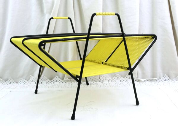 Porte-disques portable vintage, style français moderne du milieu du siècle, avec cordon en vinyle jaune vif, accessoire hi-fi rétro MCM pour le rangement, centre musical