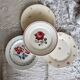 4 mismatched vintage flat plates with floral pattern - Lot Rosa