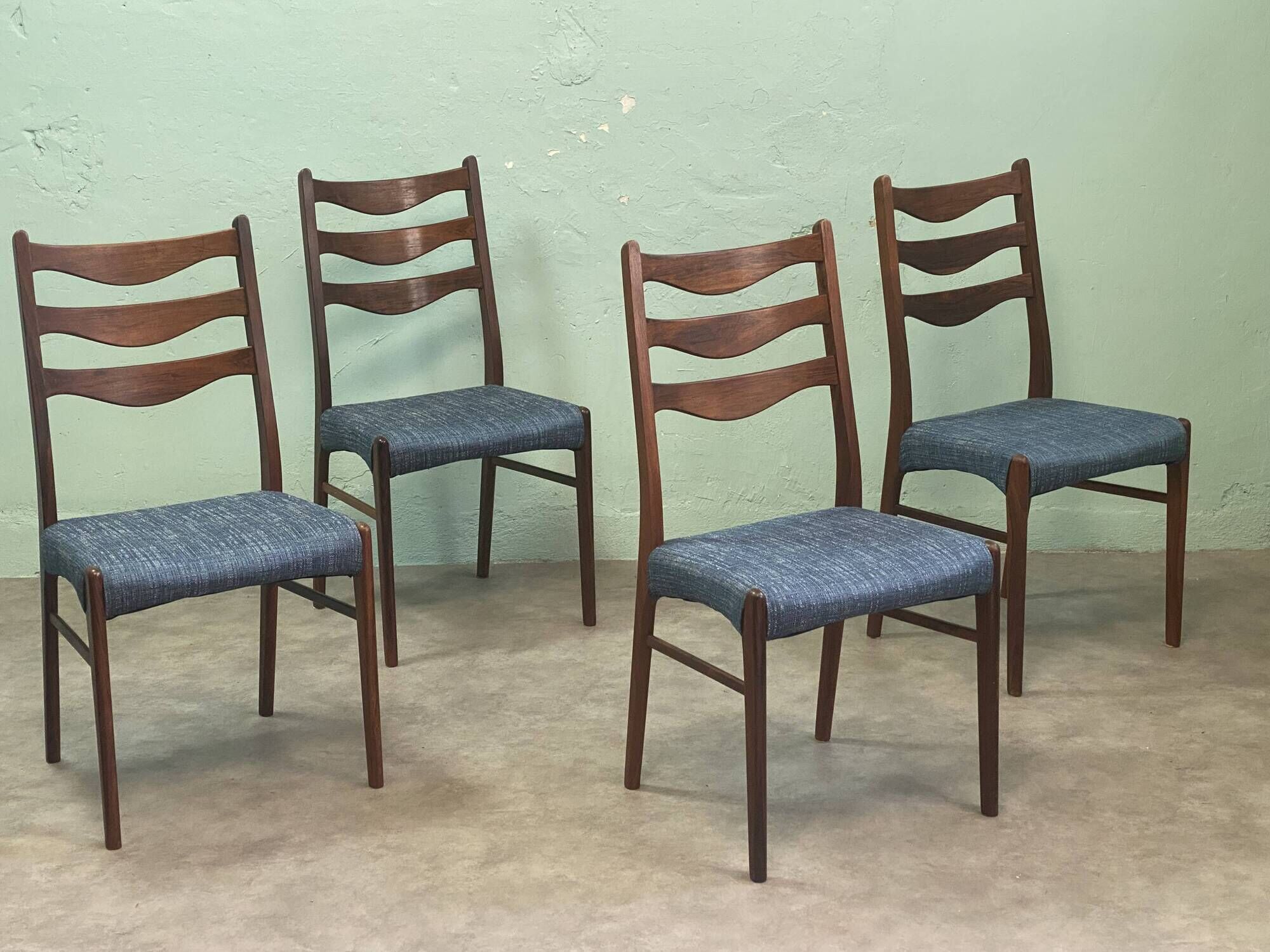 6 Scandinavian chairs in rosewood