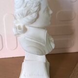 Statuette