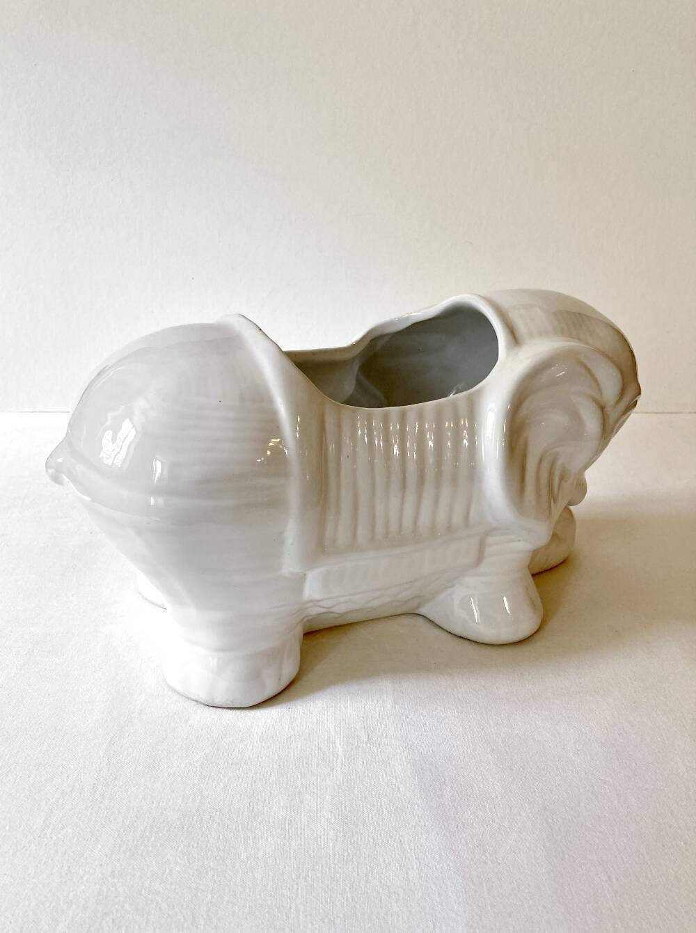 Elephant ceramic cache-pot / planter