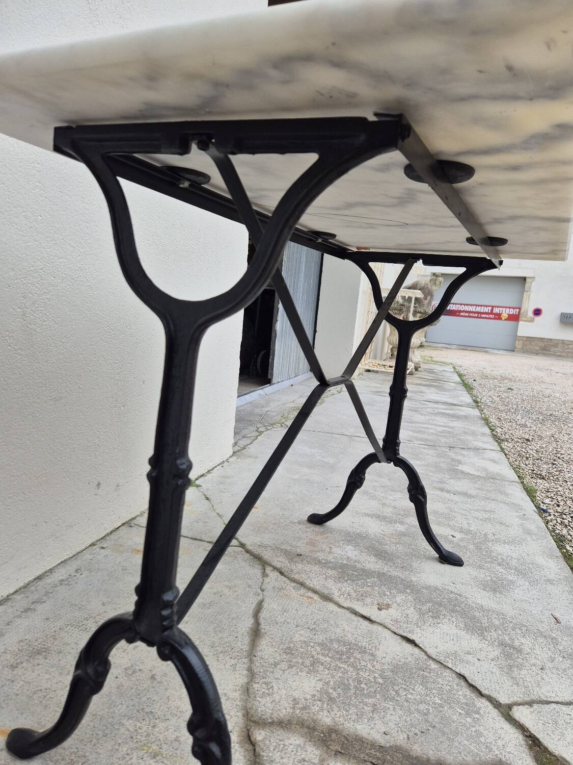 Table en marbre et fonte de bistrot restaurant ancienne