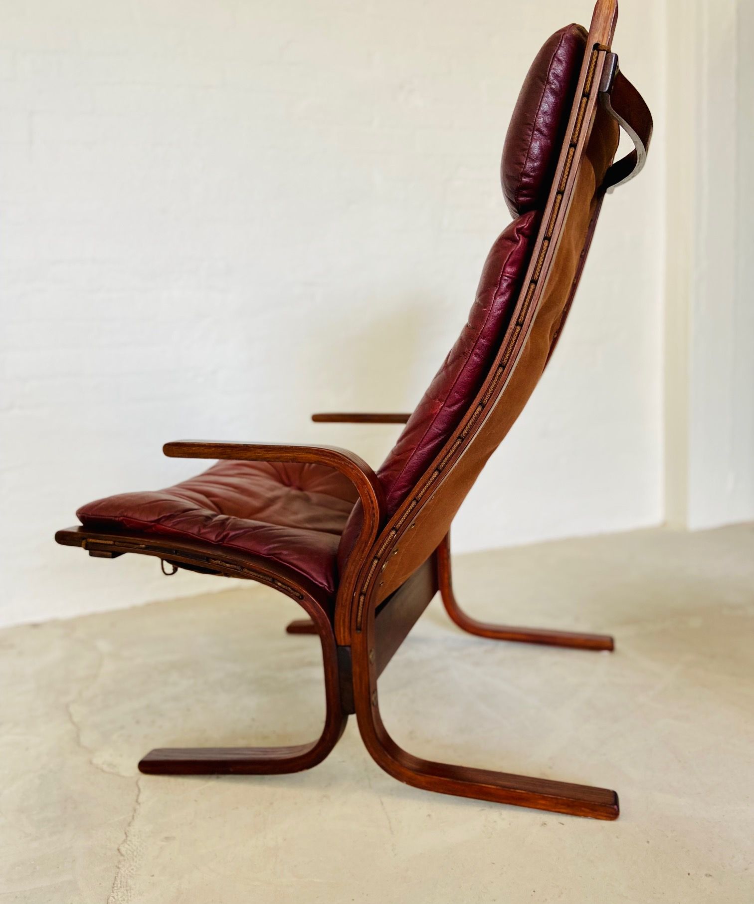 Vintage norwegian leather Siesta chair & ottoman by Ingmar Relling