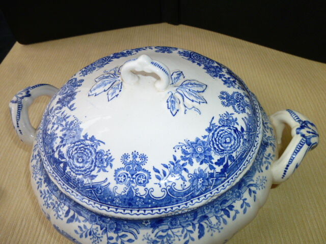 Villeroy Boch tureen model Burgenland