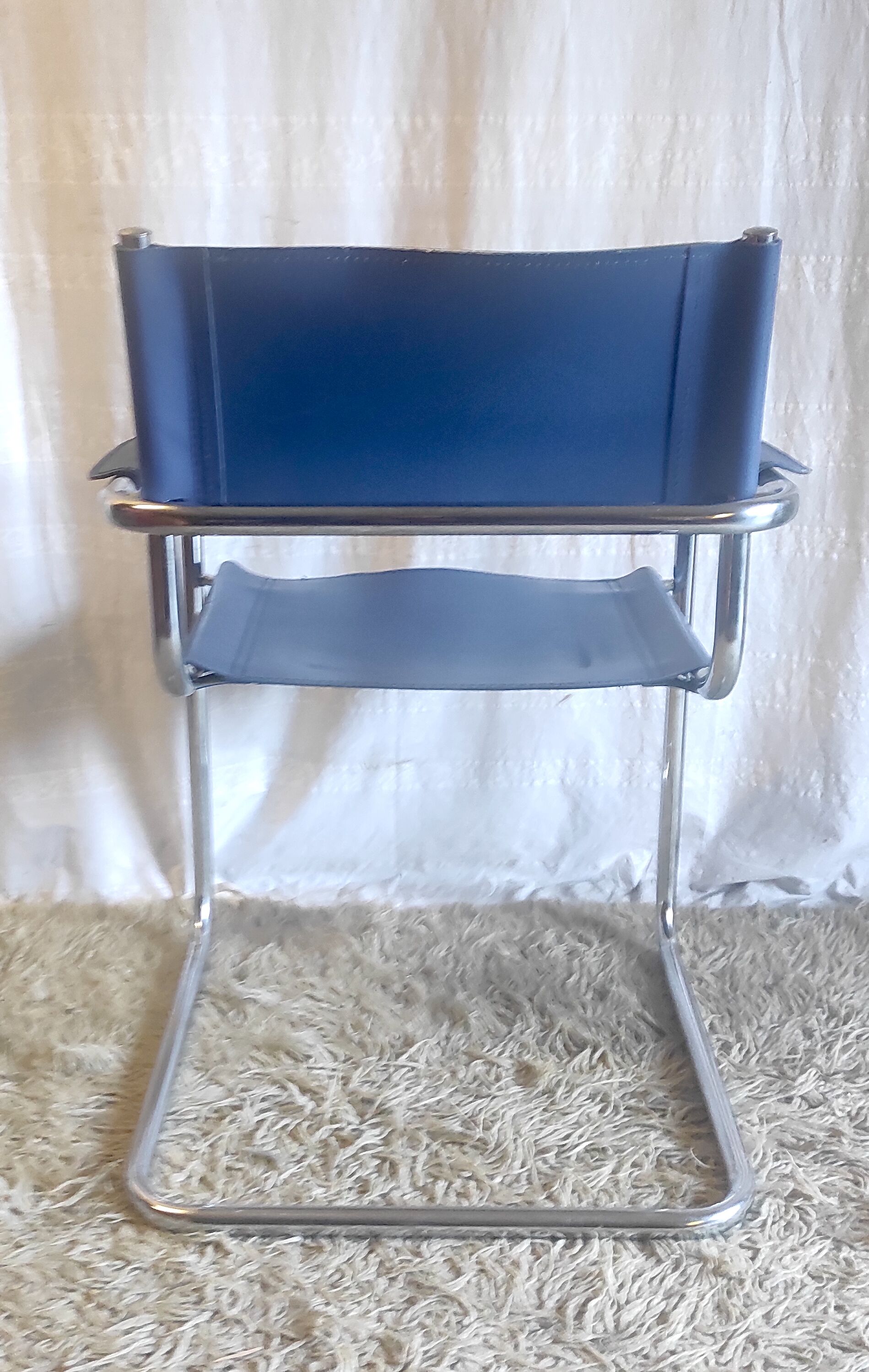 Bauhaus cantilever armchair in blue leather, 80s/90s