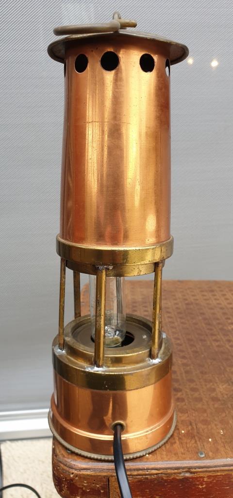 Electrified miner's lantern 178