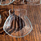 7 vintage shell-shaped bowls in Pyrex glass from France
