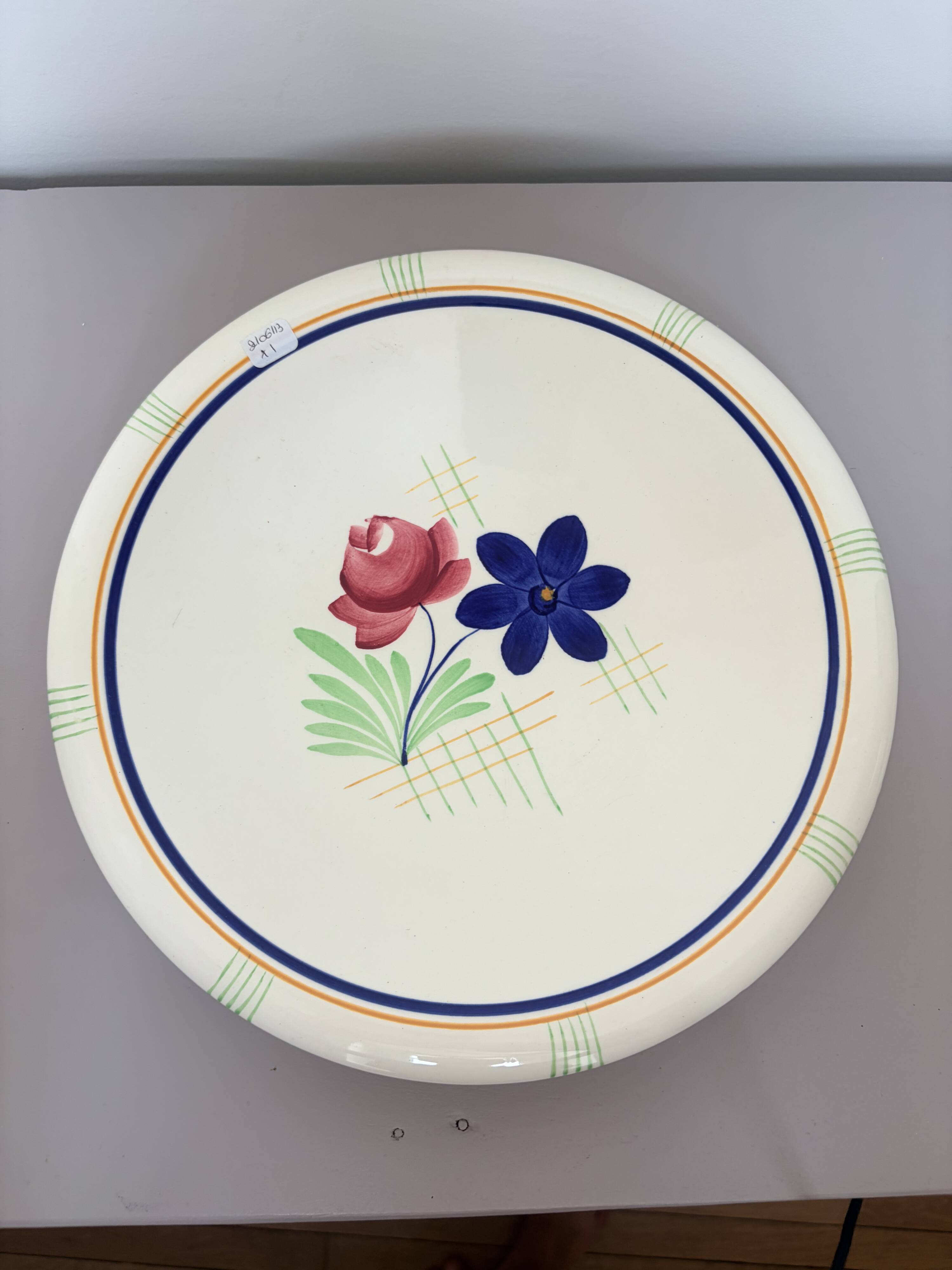 1 round serving dish calotte from Gien Robinson 2106113