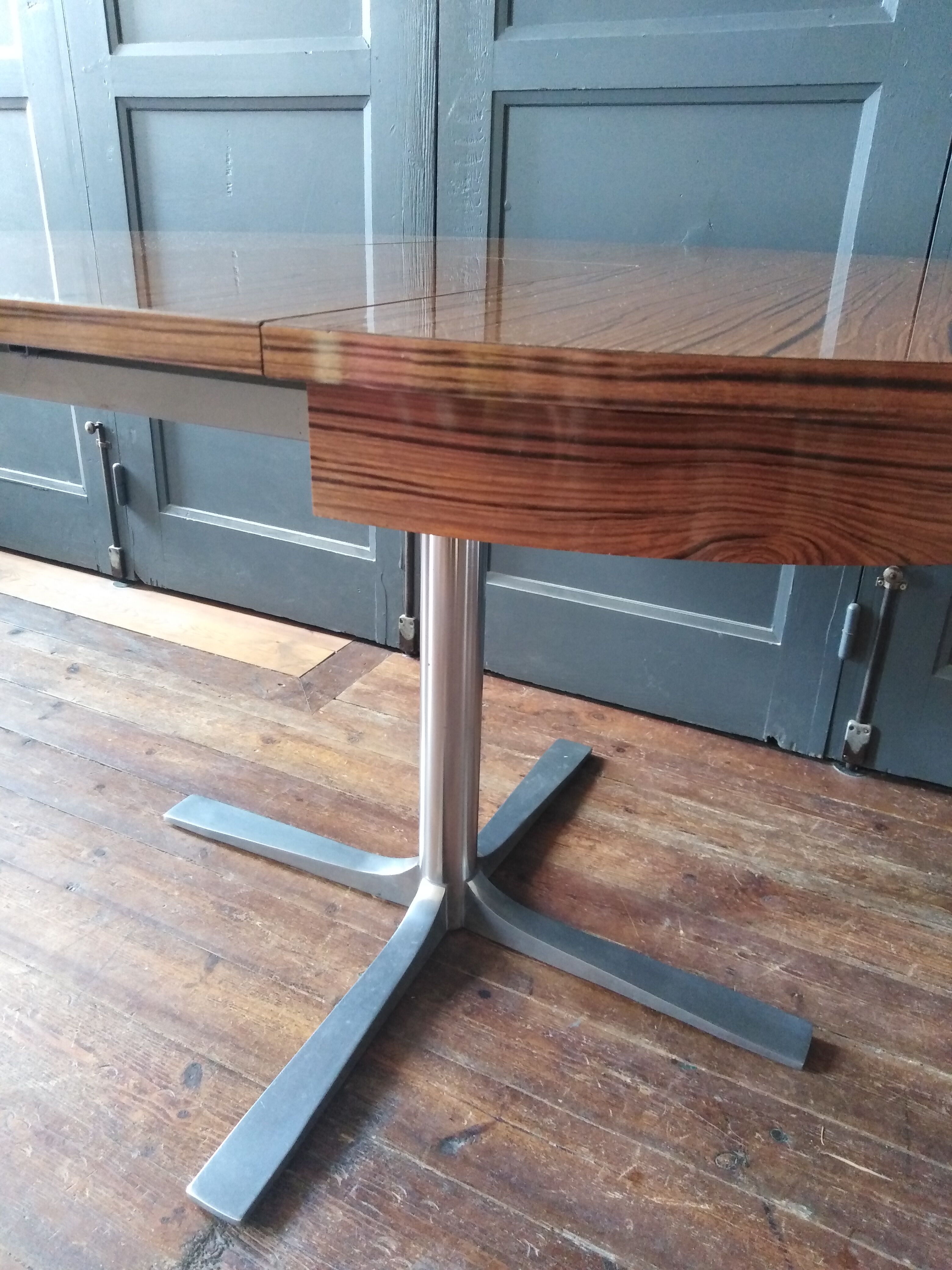 Vintage round table with extensions 1970