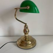 Desk lamp