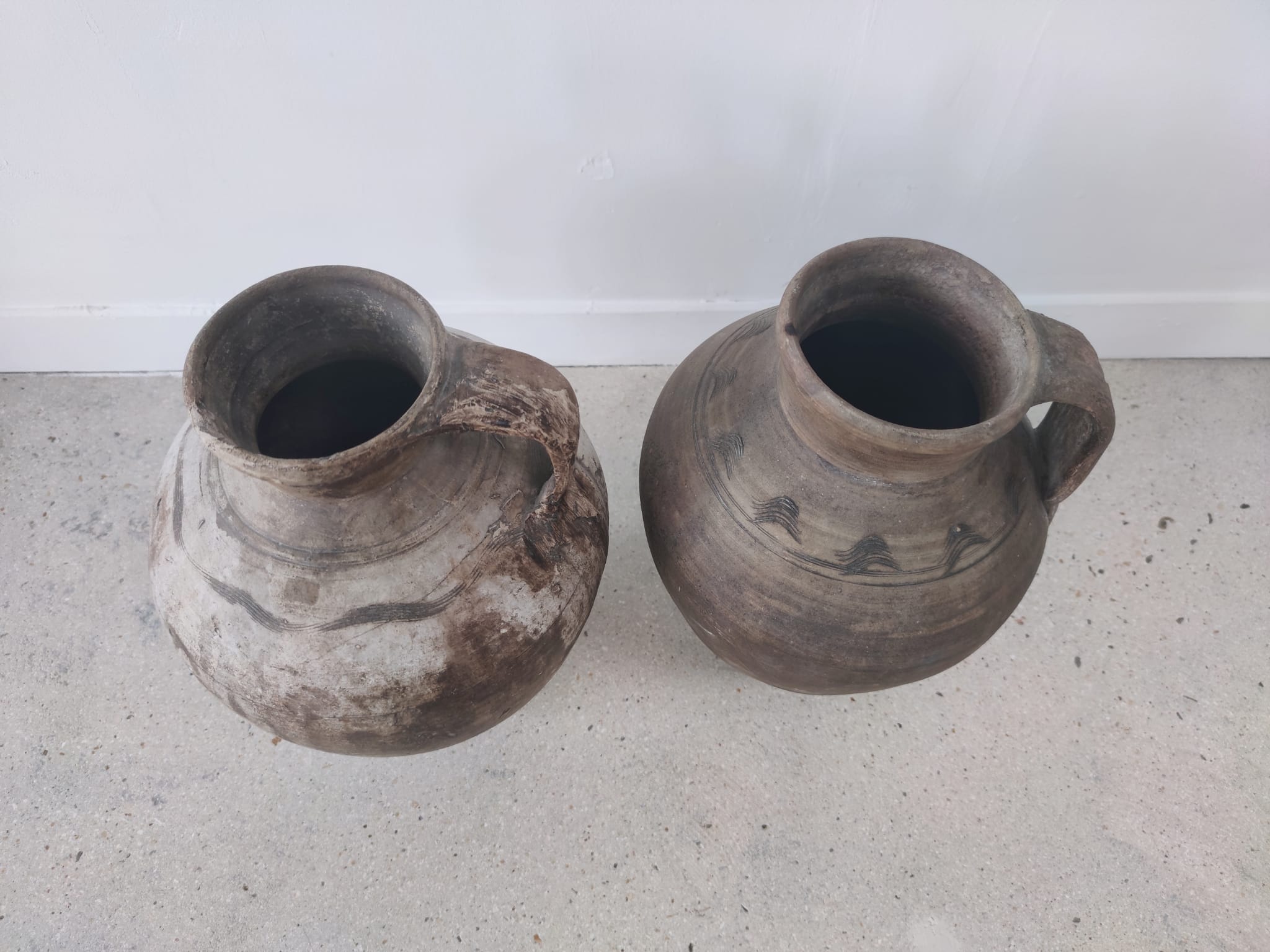 Terracotta amphora (clear) H:42cm