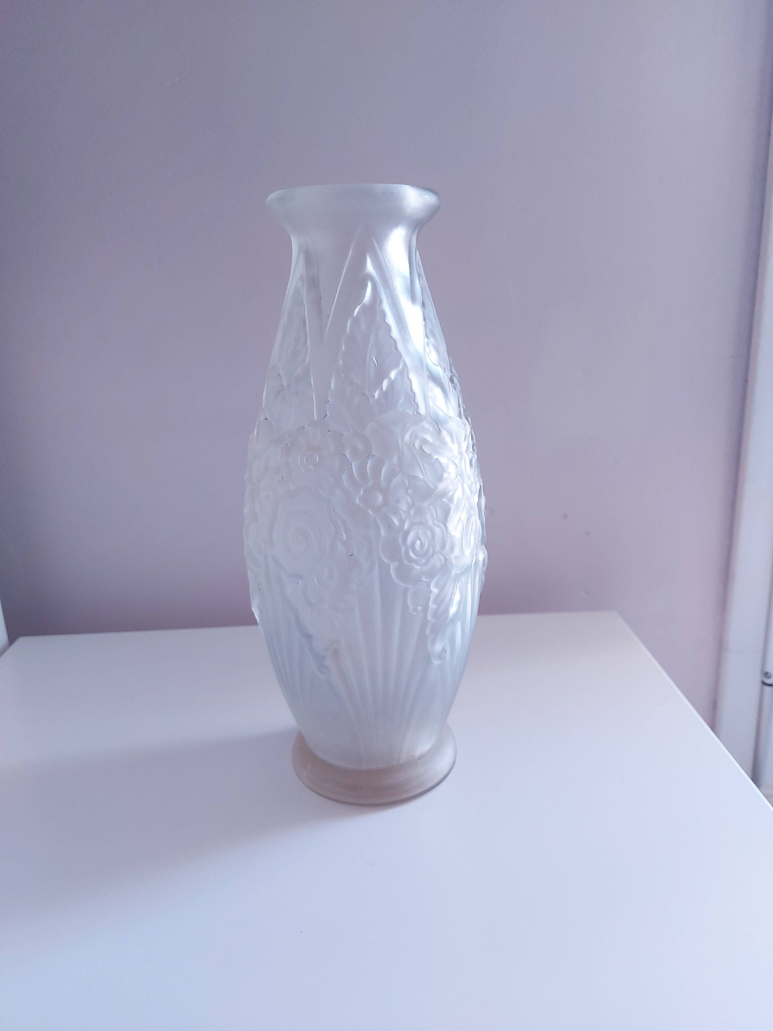 Art deco vase